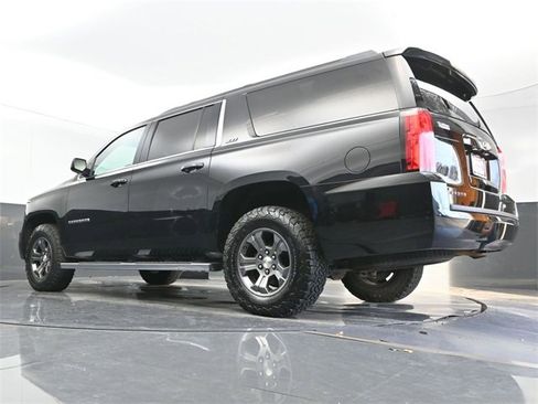 Used 2016 Chevrolet Suburban LT image 24