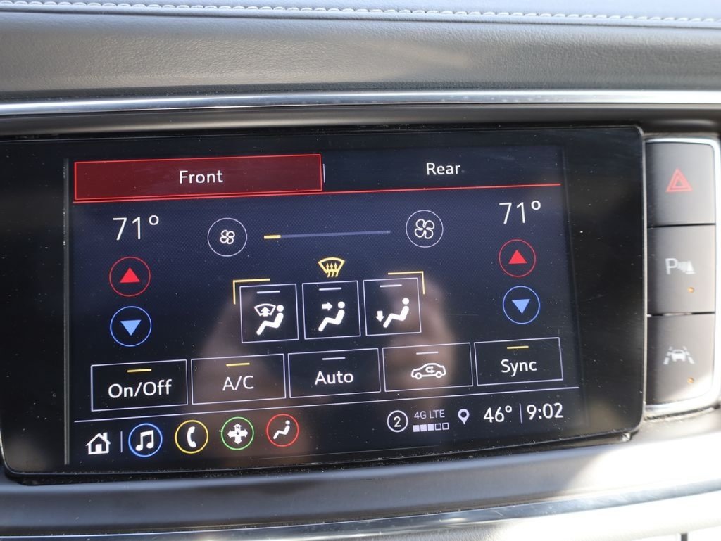 Used 2022 Buick Enclave Essence AWD/4WD image 35