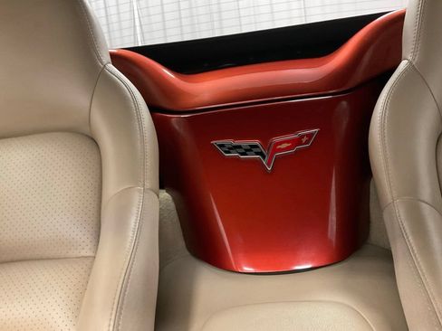 Used 2005 Chevrolet Corvette Convertible w/ Preferred Equipment Group RWD image 23