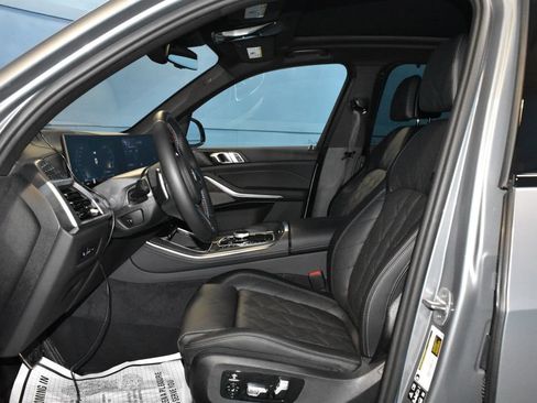 Certified 2025 BMW X5 M60i AWD/4WD image 8