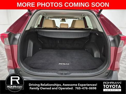 Used 2019 Toyota RAV4 XLE w/ Convenience Package FWD image 23