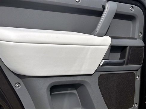 New 2025 Land Rover Defender 130 X-Dynamic SE image 11