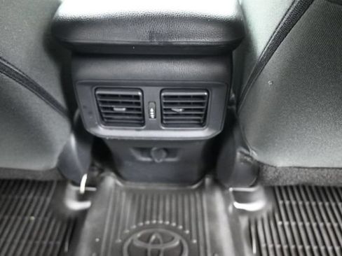 Used 2022 Toyota RAV4 LE FWD image 14
