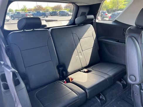 Used 2020 Chevrolet Traverse RS image 12