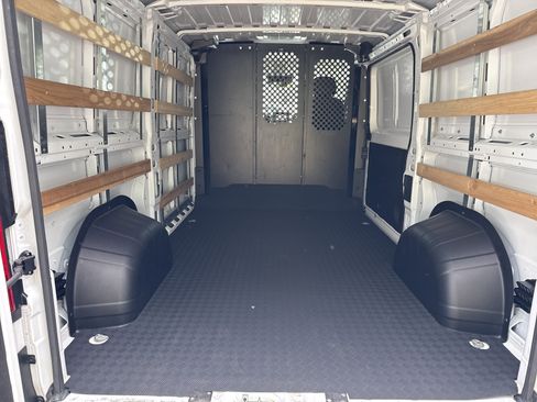 Used 2025 RAM ProMaster 2500 w/ U-Haul Equipment Group FWD image 9