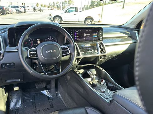 Used 2022 Kia Sorento S image 16
