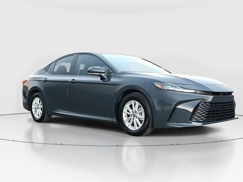 Certified 2025 Toyota Camry LE image 3