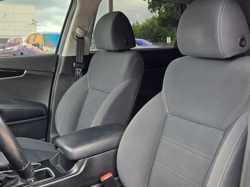 Used 2020 Kia Sorento LX w/ LX I4 Convenience Package FWD image 13