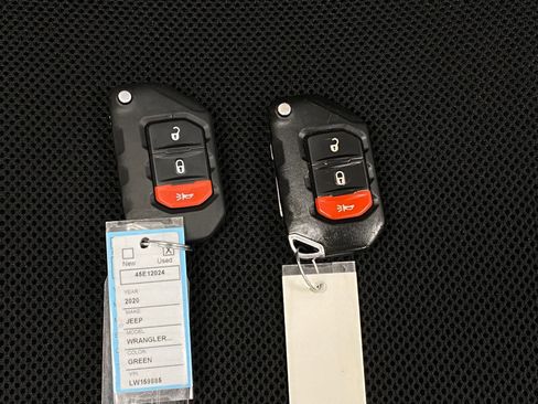 Used 2020 Jeep Wrangler Unlimited Sahara image 9