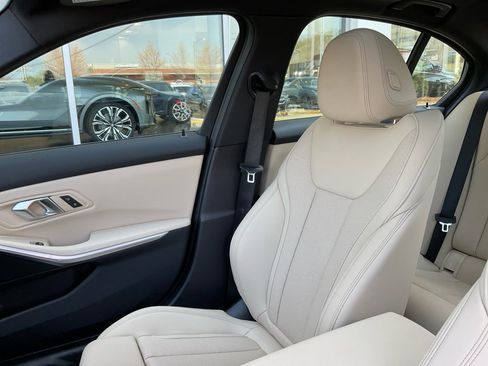 New 2026 BMW 330i Sedan w/ M Sport Package image 28