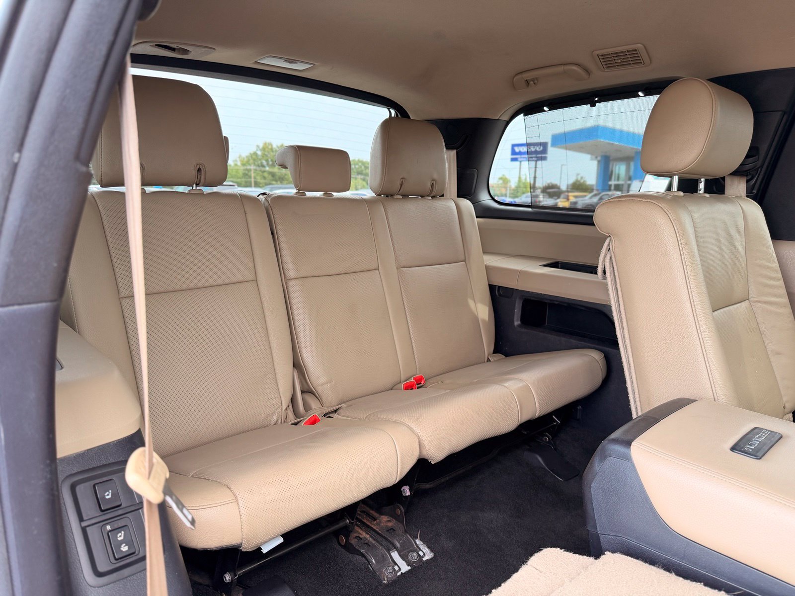 Used 2015 Toyota Sequoia Platinum RWD image 33
