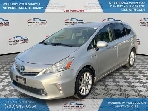 Used 2013 Toyota Prius V Five image 1