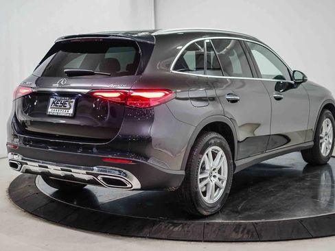 Used 2025 Mercedes-Benz GLC 300 4MATIC image 10