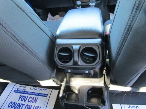 Certified 2021 Jeep Gladiator Sport image 12