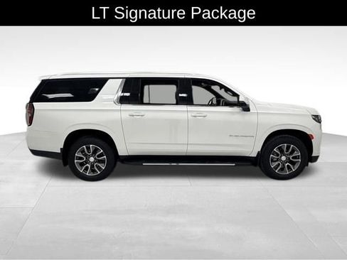Certified 2022 Chevrolet Suburban LT w/ LT Signature Package image 7