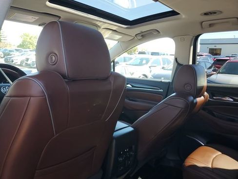 Used 2019 Buick Enclave Avenir w/ Avenir Technology Package AWD/4WD image 12