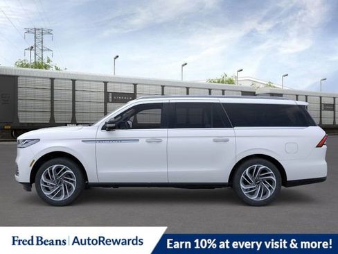New 2026 Lincoln Navigator L Reserve AWD/4WD image 3