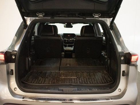 Used 2023 Toyota Highlander XSE AWD/4WD image 26