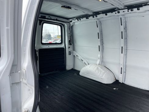 Used 2021 Chevrolet Express 2500 w/ Driver Convenience Package image 26