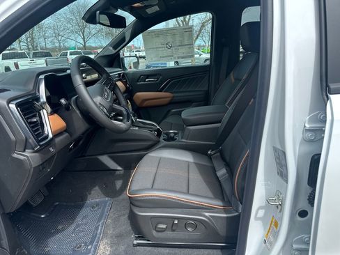 New 2026 GMC Canyon AT4 AWD/4WD image 9