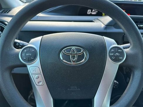 Used 2017 Toyota Prius C Two image 21