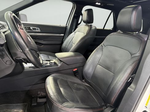 Used 2018 Ford Explorer Sport w/ Equipment Group 401A AWD/4WD image 9