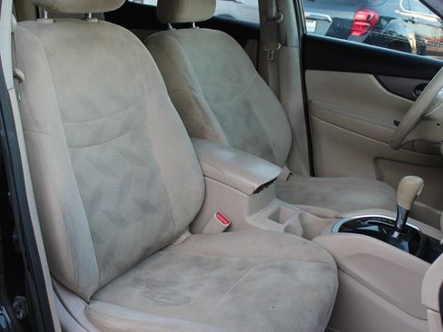 Used 2015 Nissan Rogue SV image 22