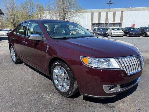 Used 2011 Lincoln MKZ image 3