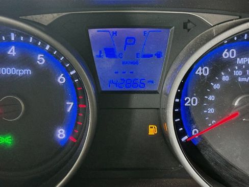Used 2010 Hyundai Tucson Limited FWD image 14