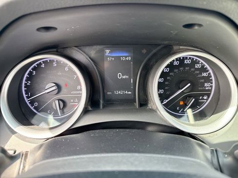 Used 2022 Toyota Camry LE image 15