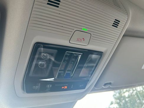 New 2026 Volkswagen Atlas SE image 59