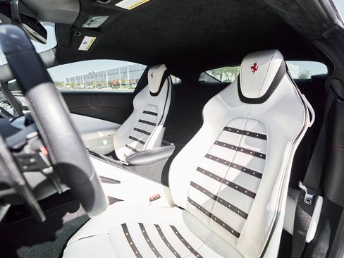 Used 2022 Ferrari Roma image 44