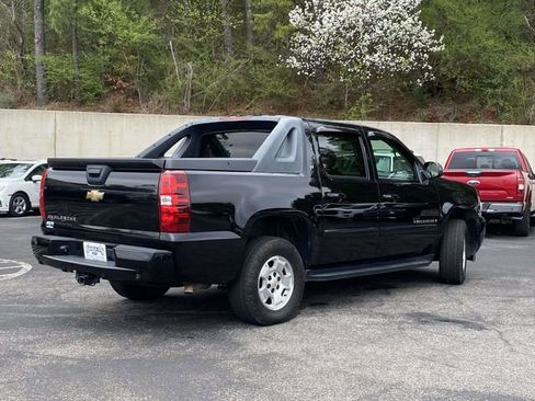 Used 2009 Chevrolet Avalanche LT w/ Convenience Package #1 image 3