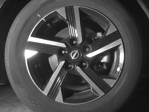 Used 2025 Nissan Sentra SV FWD image 13