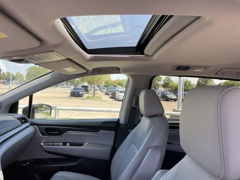 Used 2024 Honda Odyssey EX-L image 23