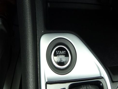 Used 2025 Nissan Sentra SV FWD image 27