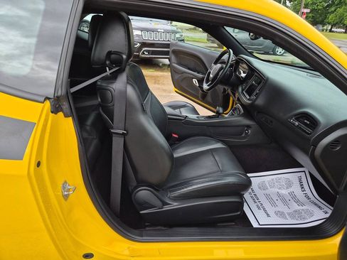 Used 2017 Dodge Challenger SXT Plus RWD image 17