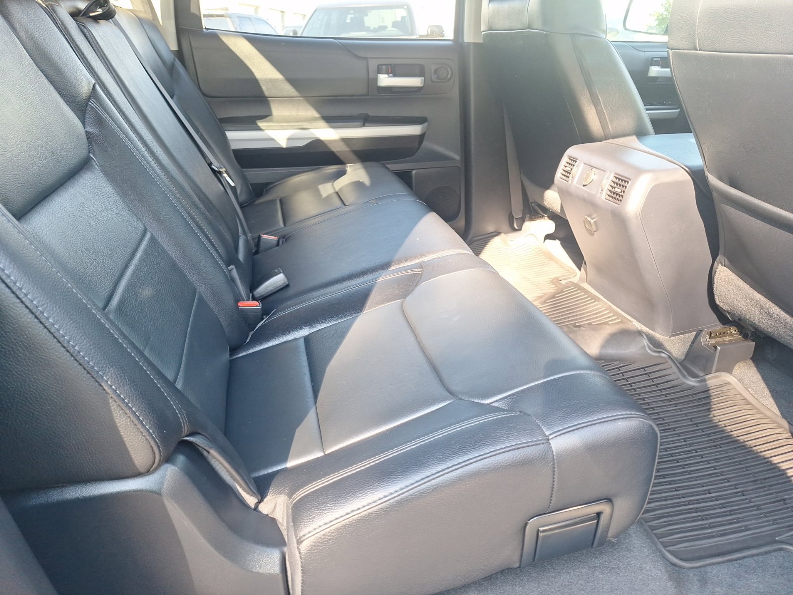 Used 2020 Toyota Tundra SR5 w/ SR5 Leather Package AWD/4WD image 33