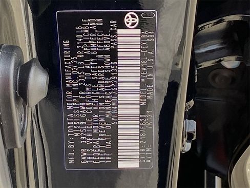 Certified 2025 Toyota Corolla LE image 34