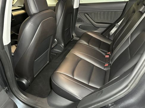 Used 2018 Tesla Model 3 Long Range image 15