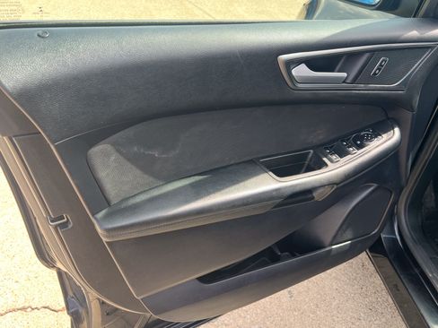 Used 2019 Ford Edge SE FWD image 13