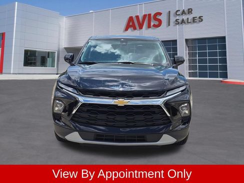 Used 2025 Chevrolet Blazer LT FWD image 2