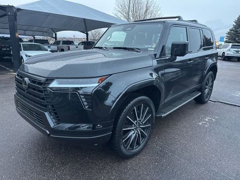 Used 2024 Lexus GX 550 w/ Accessory Package (2T) image 23