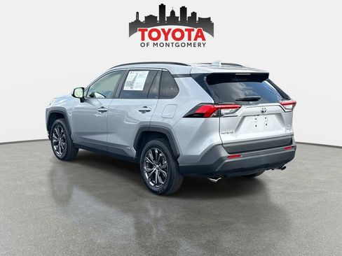 Used 2022 Toyota RAV4 XLE Premium image 36