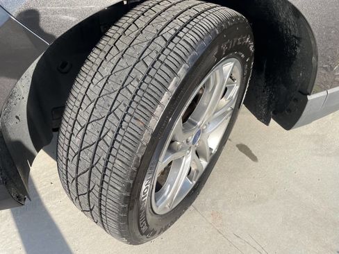 Used 2017 Ford Edge Titanium FWD image 31