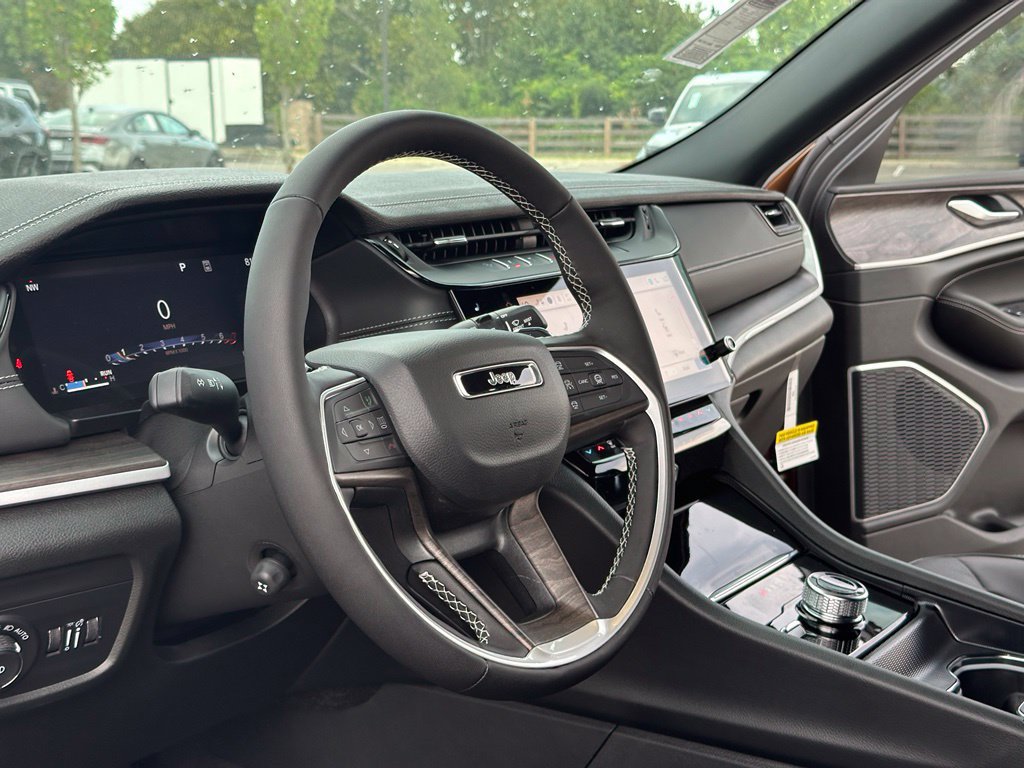 New 2027 Jeep Grand Cherokee Limited AWD/4WD image 26