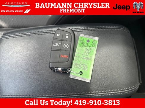 Used 2023 Jeep Compass Latitude w/ Sun and Sound Group AWD/4WD image 28