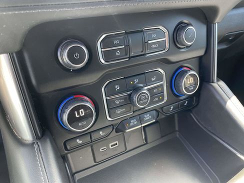 Used 2022 Chevrolet Tahoe Z71 w/ Off-Road Capability Package image 13