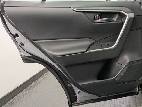 Used 2023 Toyota RAV4 SE w/ Weather & Moonroof Package image 22