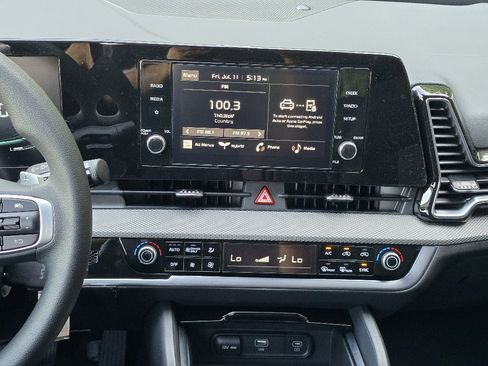 New 2025 Kia Sportage LX image 8